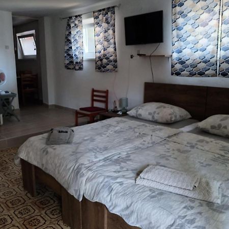 Studio Apartment Posavec Premantura Buitenkant foto